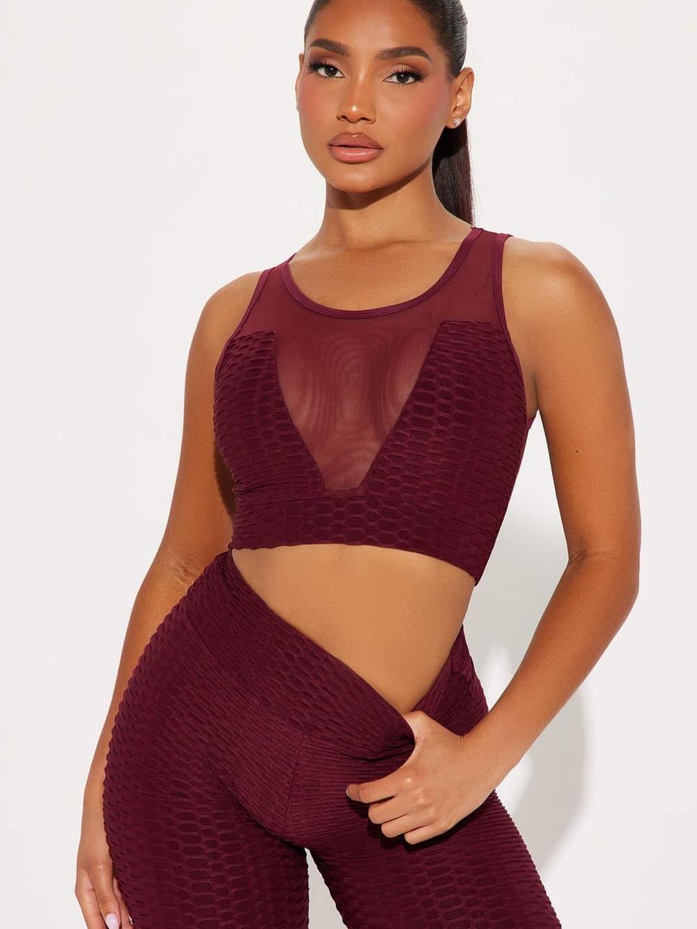 Mesh Insert Textured Sports Bra & Scrunch Butt Leggings Active Set - Burgundy